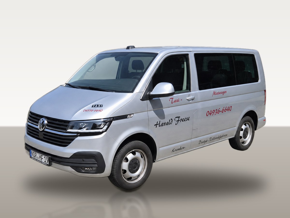 Silberner neunsitziger VW Bus von Taxi Freese – Platz für Gruppen, Schüler und Krankenfahrten